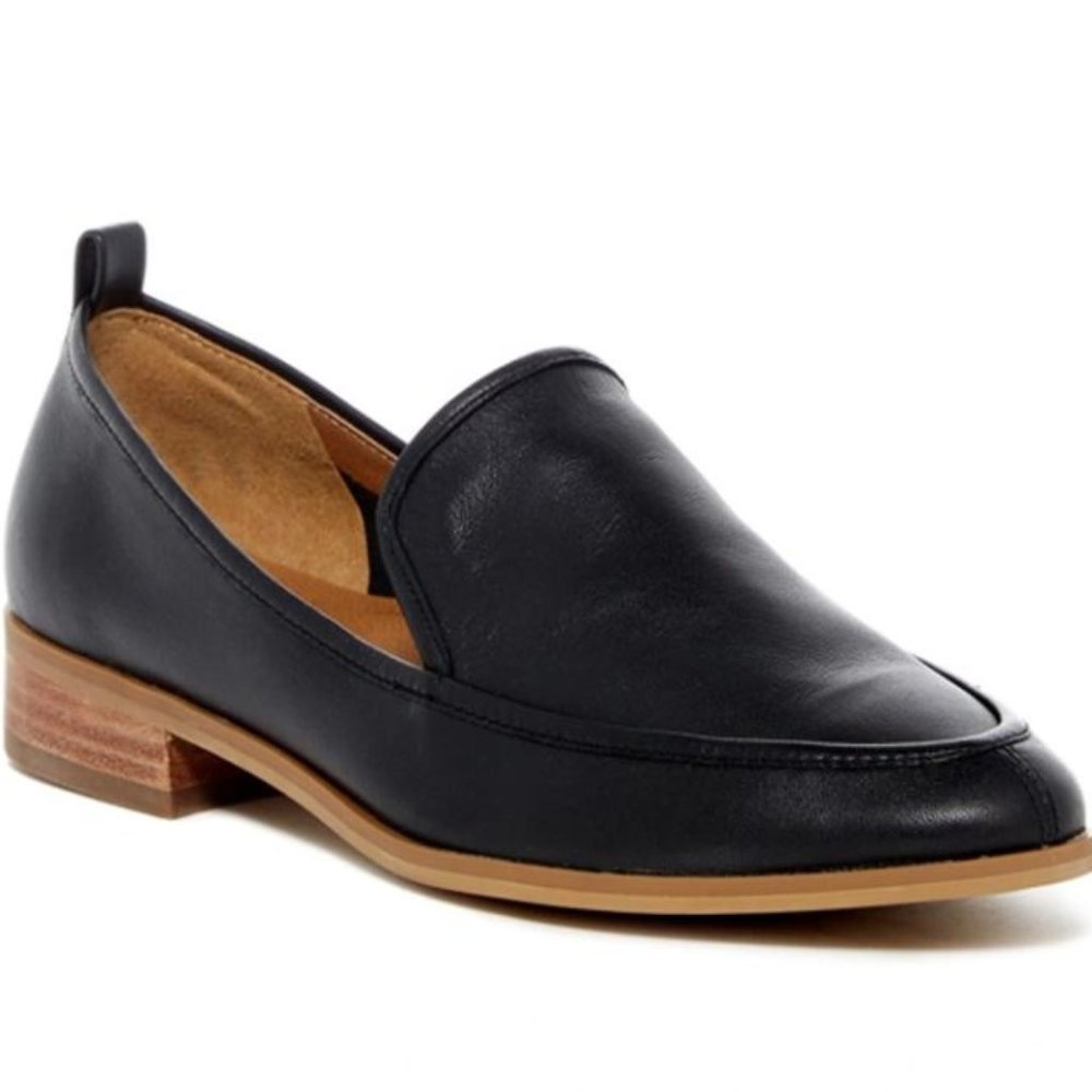 Kellen Almond Toe Loafer (lighlty used) - size 6.5 Susina